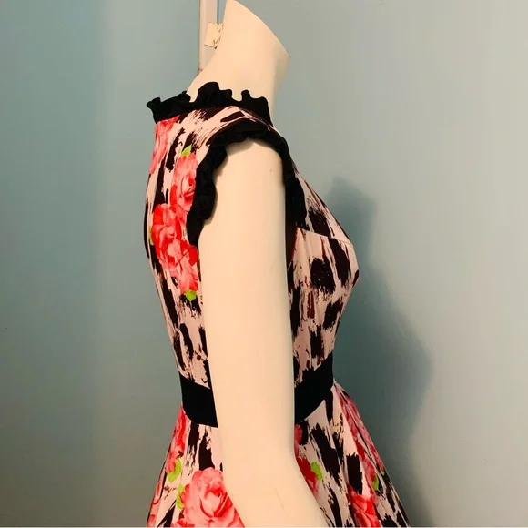 Retro Swing Dress With Roses - Picture 6 of 9